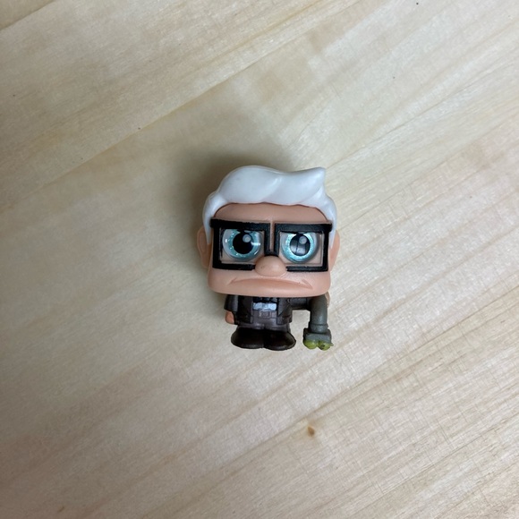 Disney Doorables Series 7 Carl - Picture 3 of 5